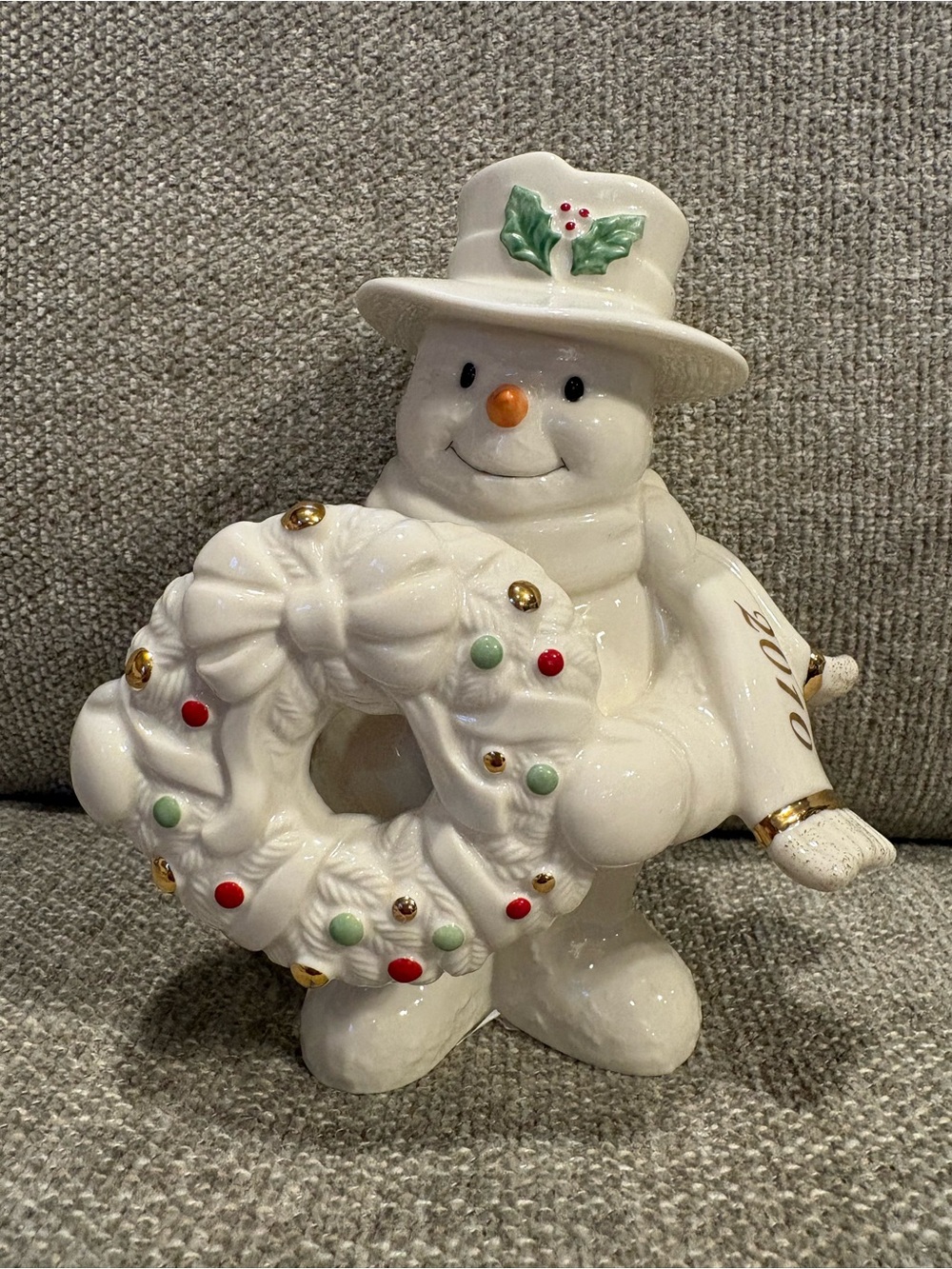 NEW 2010 Lenox Snowy Greetings Porcelain Snowman Figurine